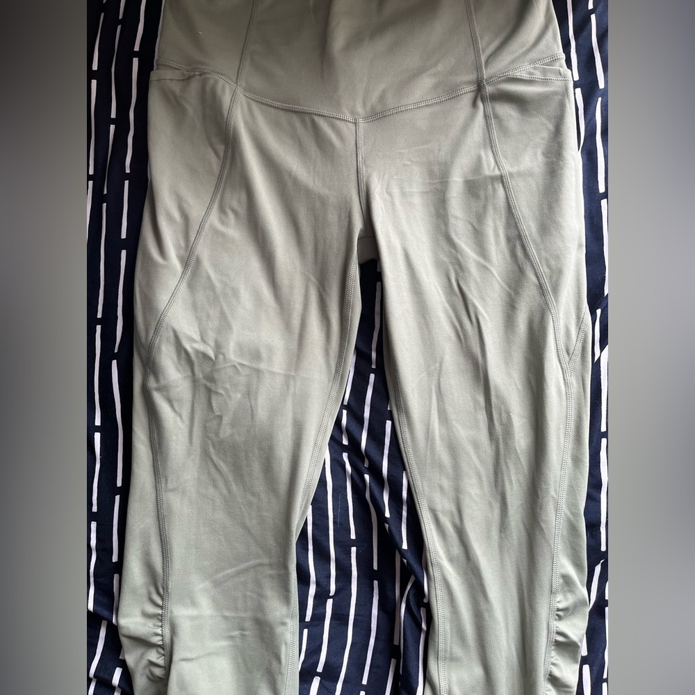 Leggings with pockets